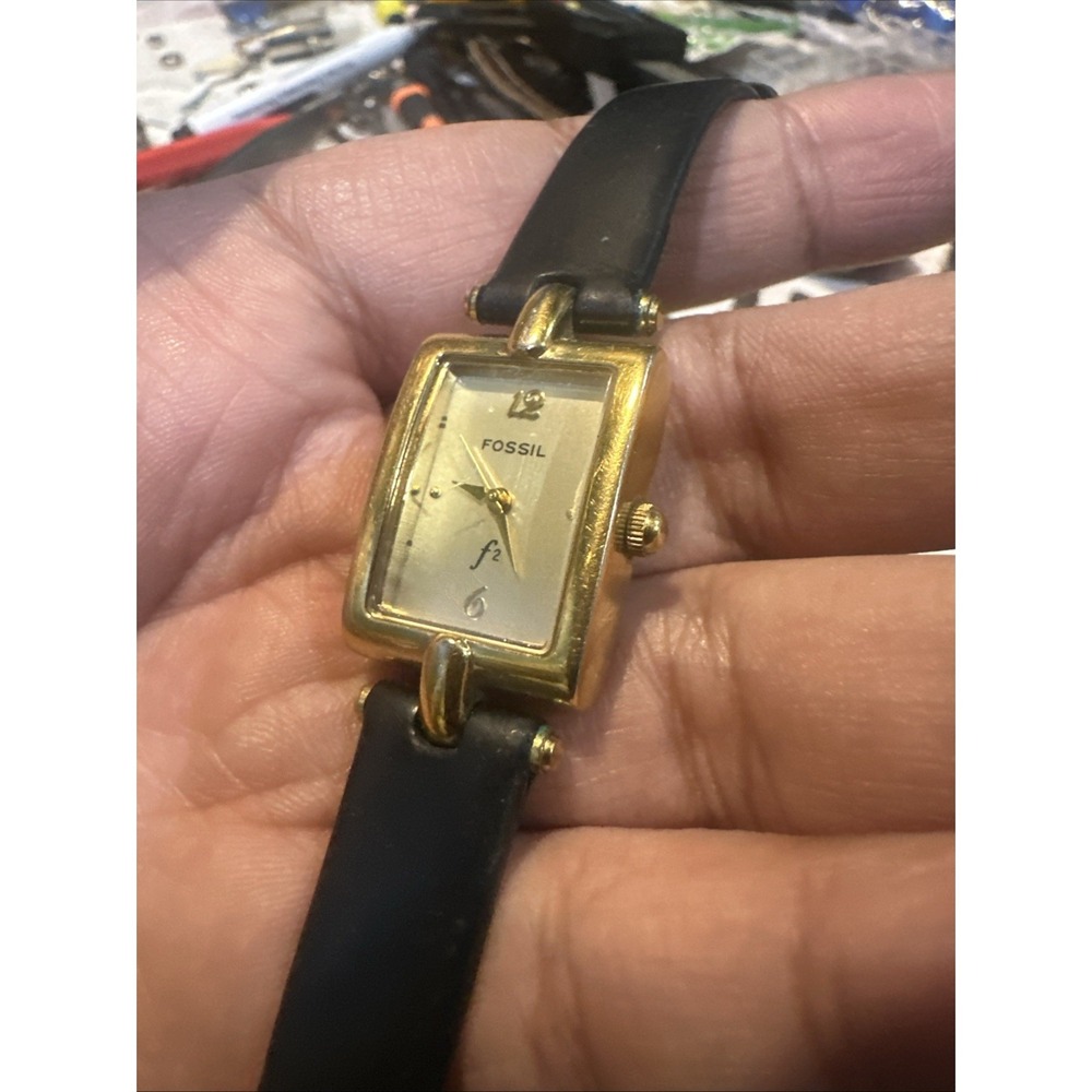 Working Vintage Fossil F2 Watch Women Gold Tone Leather Quartz 18mm Fit 6.5 Runs